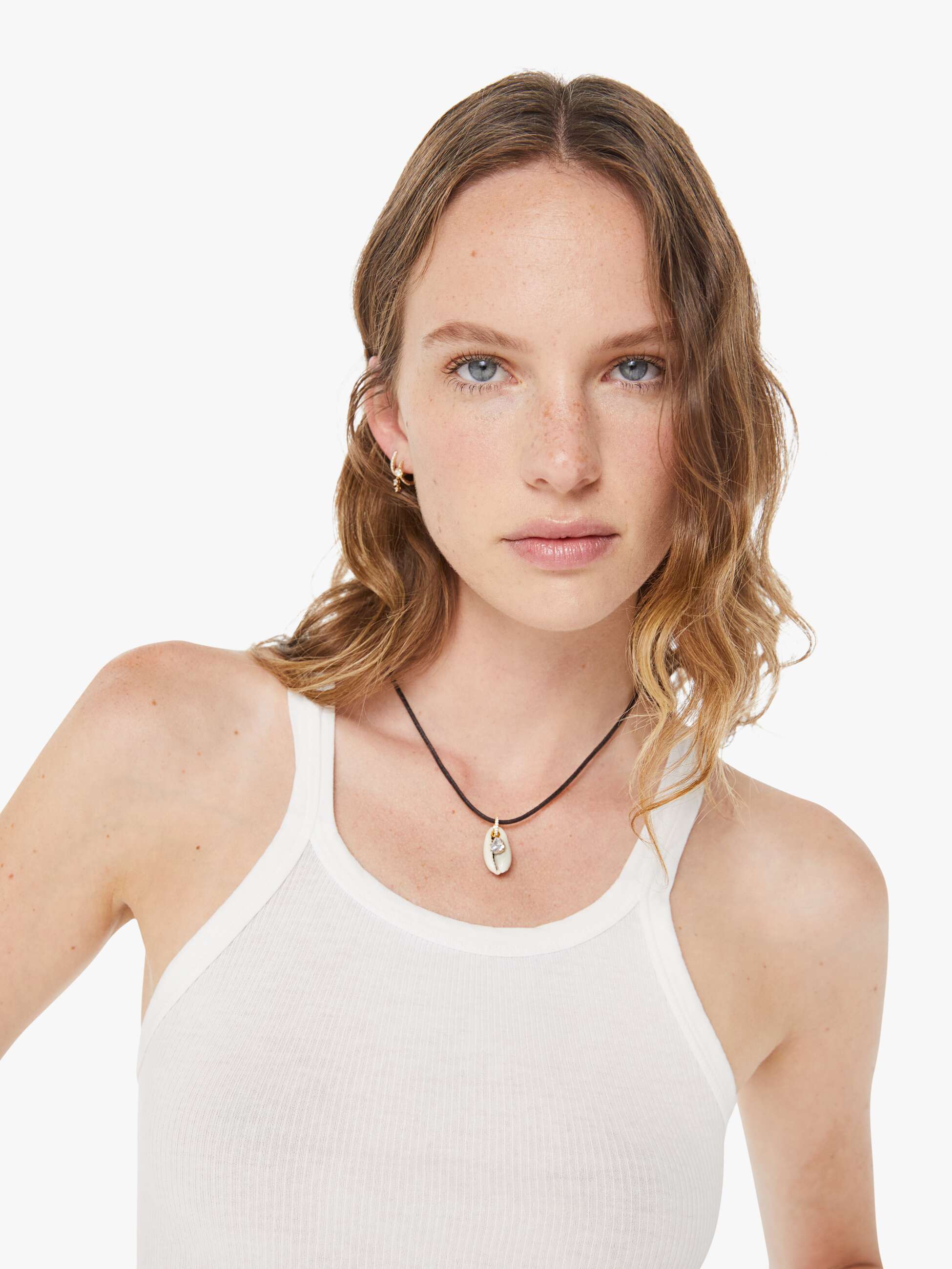 LUDA Suede Necklace - White Cowrie